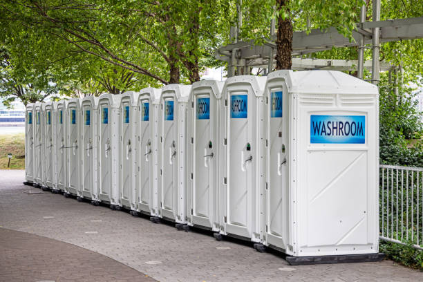 Best Portable restroom trailer rental  in Fillmore, CA
